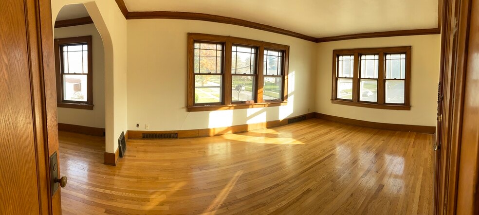 Building Photo - 1728 Rural St