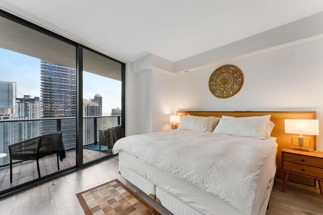 Building Photo - 801 S Miami Ave