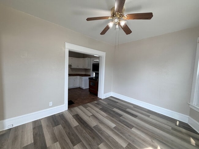 Building Photo - 518 23rd St