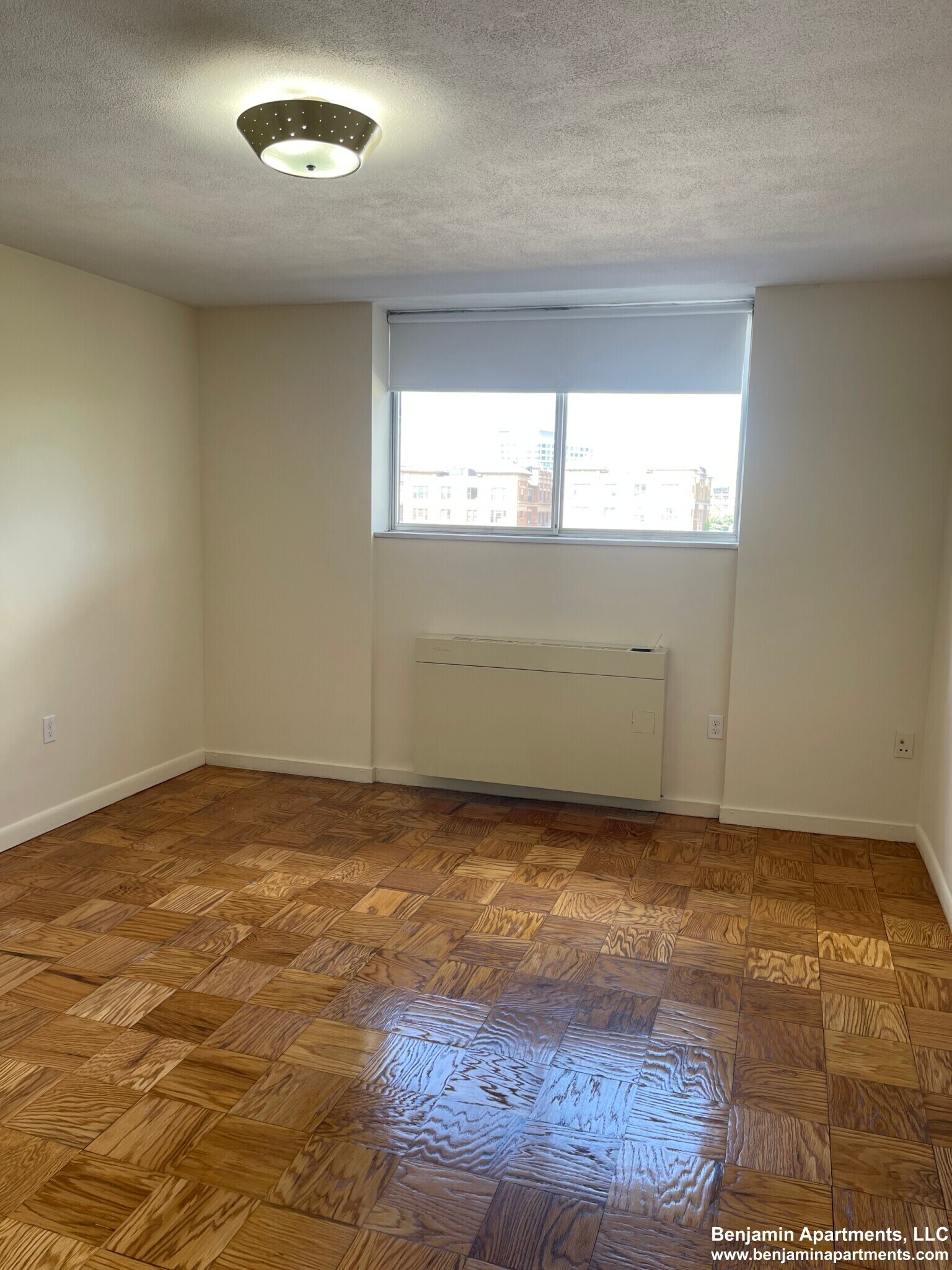 Building Photo - 71 Monmouth St