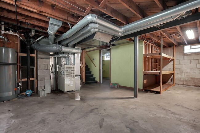 Building Photo - 3 Bed, 1 Bath Single-Family Home – Great L...