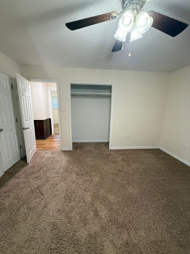 Building Photo - 216 Clower Ave