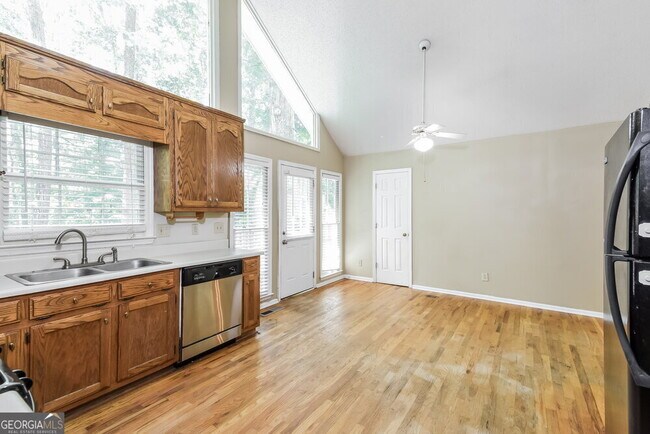 Building Photo - 2699 Barcelona Dr SW