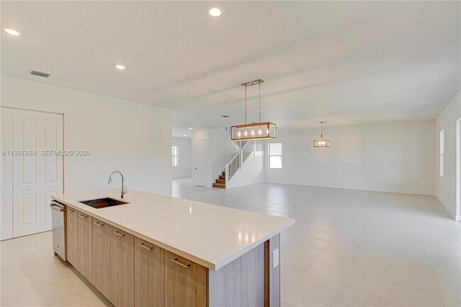 Building Photo - 4390 SW 122nd Terrace