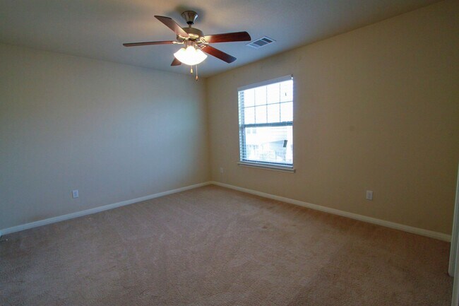 Building Photo - 3 Bedroom, 2.5 Bath Home in East Austin's ...