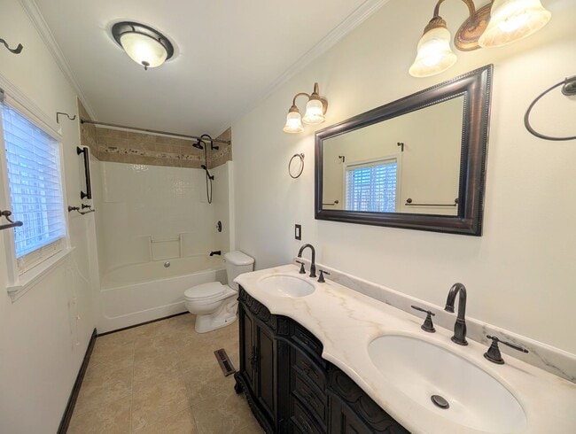 Building Photo - 5281 Barham Rd