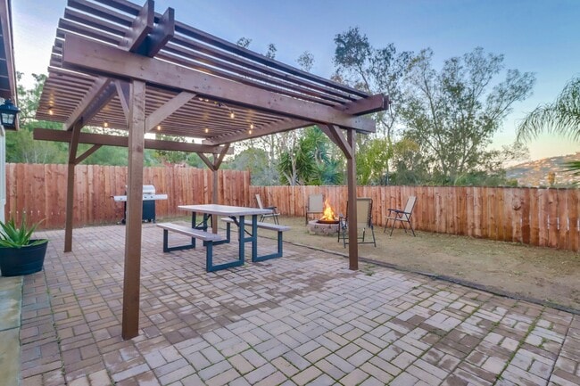 Building Photo - Barcelona Ridge Estates