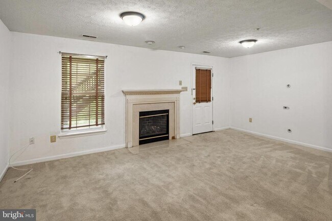 Building Photo - 9805 Redwing Dr