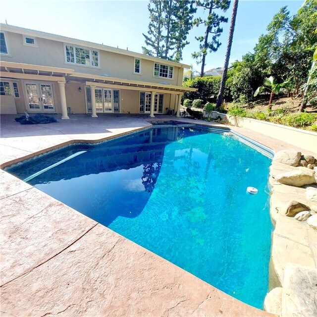Building Photo - 16545 Park Ln Cir