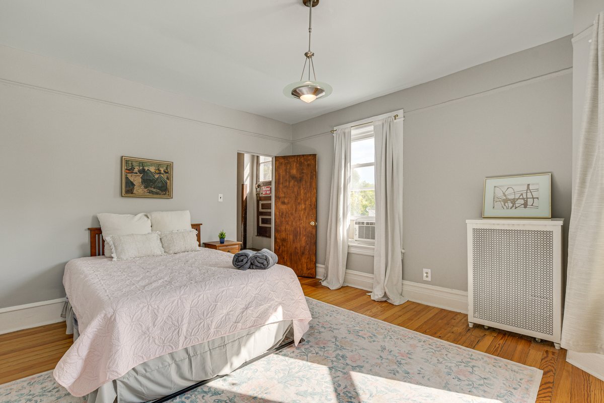 Building Photo - 5429 S Blackstone Ave