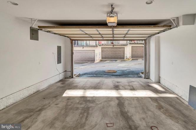 Building Photo - 3613 Fleet St