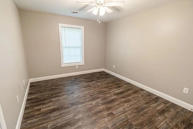 Building Photo - Eastern Eight- Bristol, VA- SFH