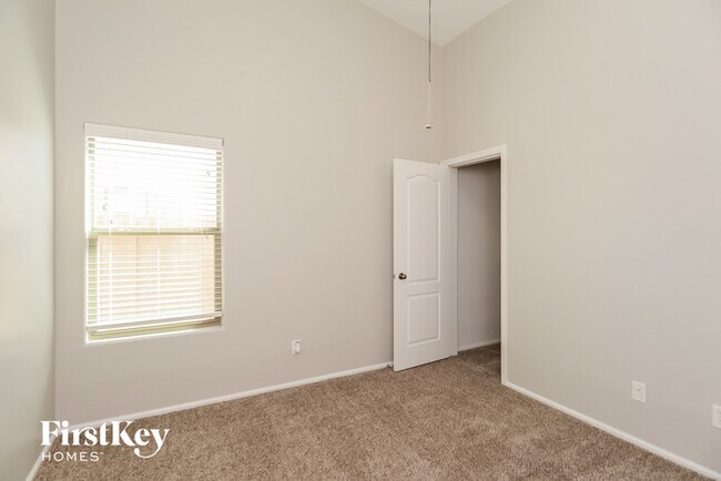 Building Photo - 1263 W Busa Dr