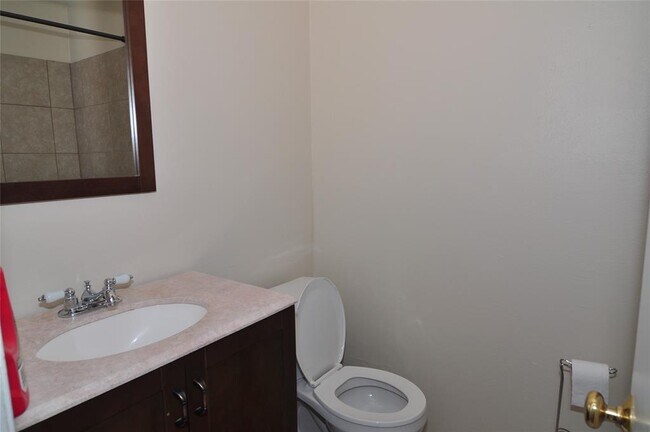 Building Photo - 410 Splitrock