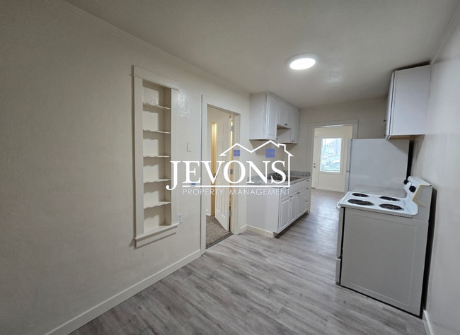 Building Photo - 201 N 6th St