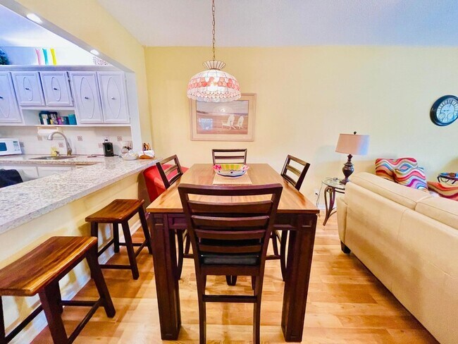 Building Photo - 257 S Cypress Rd