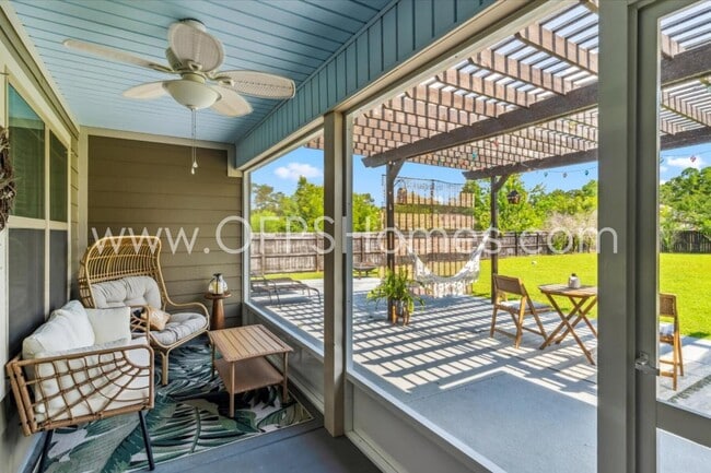 Building Photo - 8170 Tavira St