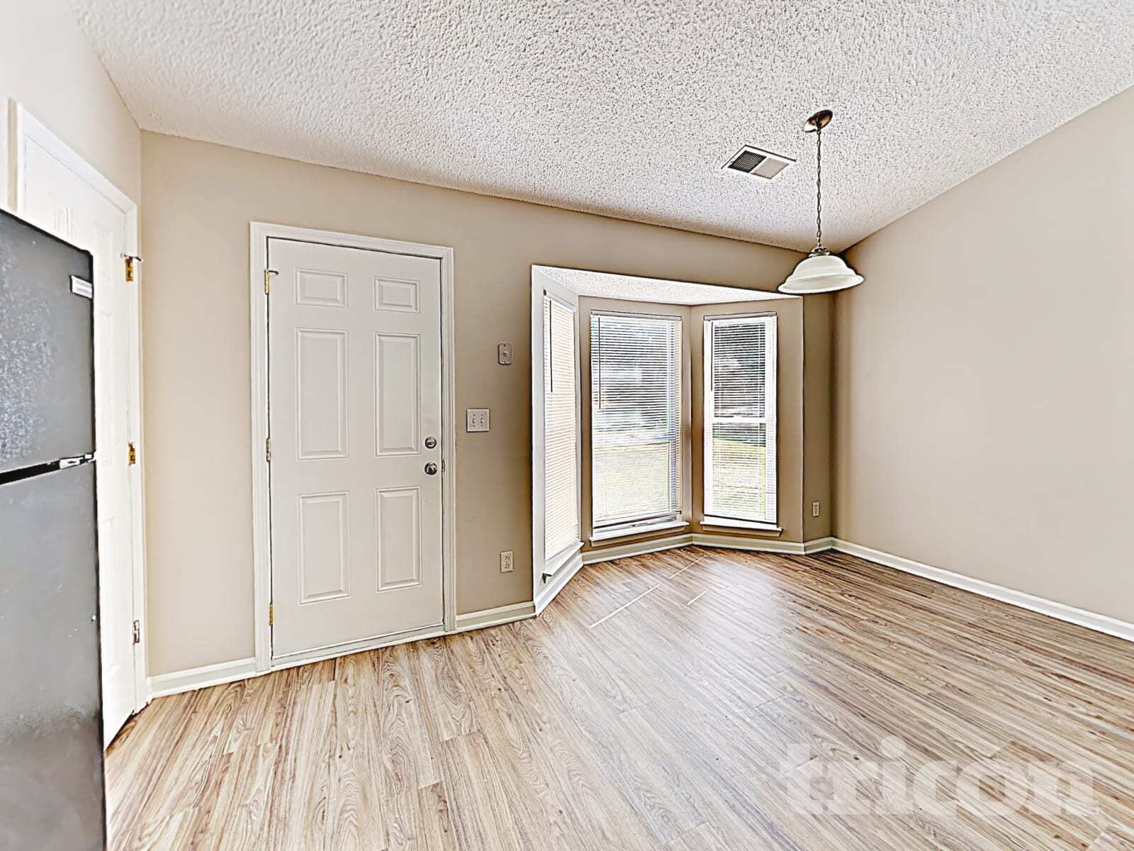 Building Photo - 3041 Old House Cir