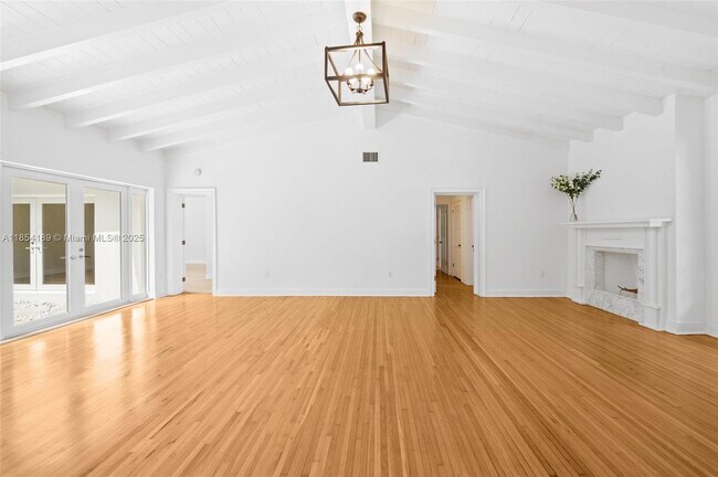 Building Photo - 4114 Santa Maria St