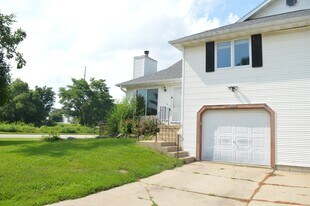 Building Photo - 2704 Norwich St