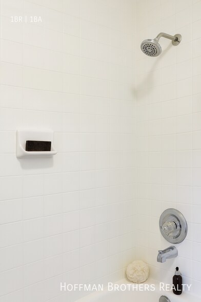 Building Photo - 4847 Slauson Ave