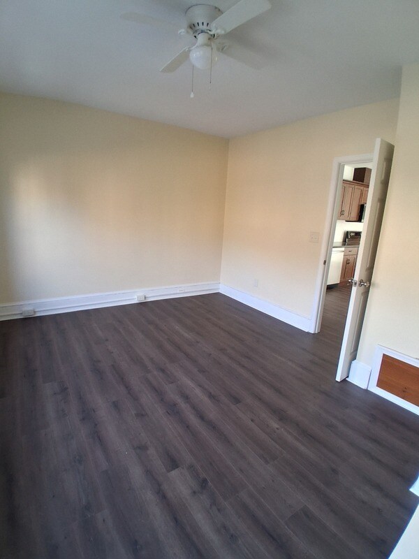 Building Photo - 1234 Perkiomen Ave