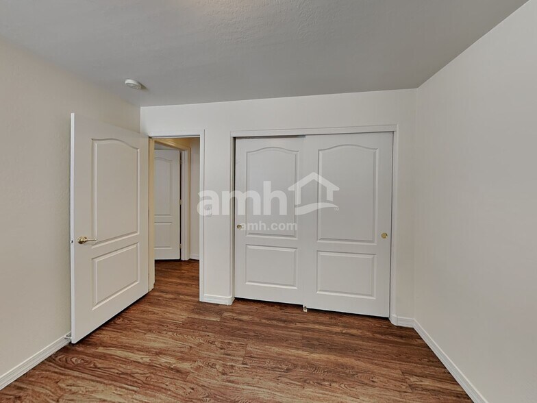 Building Photo - 25056 W Illini St