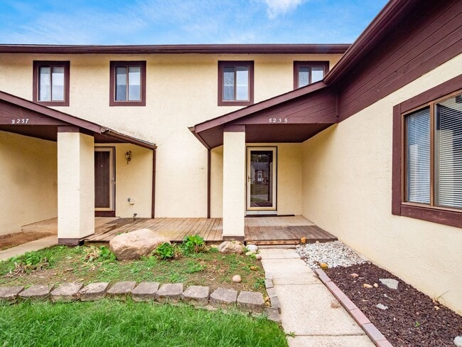 Building Photo - 8235-8237 Goldsmith Dr