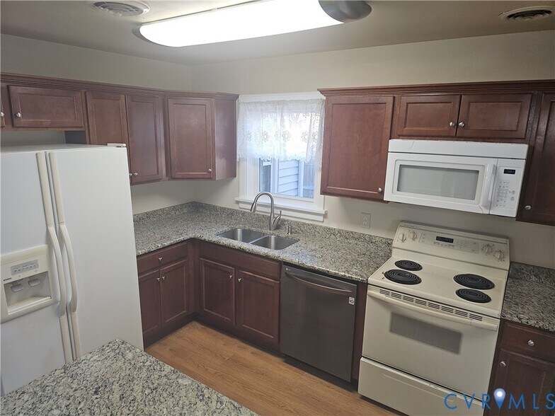 Building Photo - 1207 Blue Jay Ln