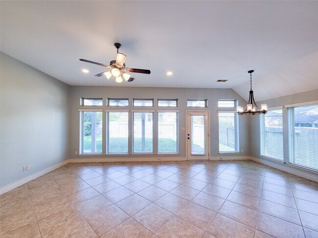 Building Photo - 106 Colina Vista Way