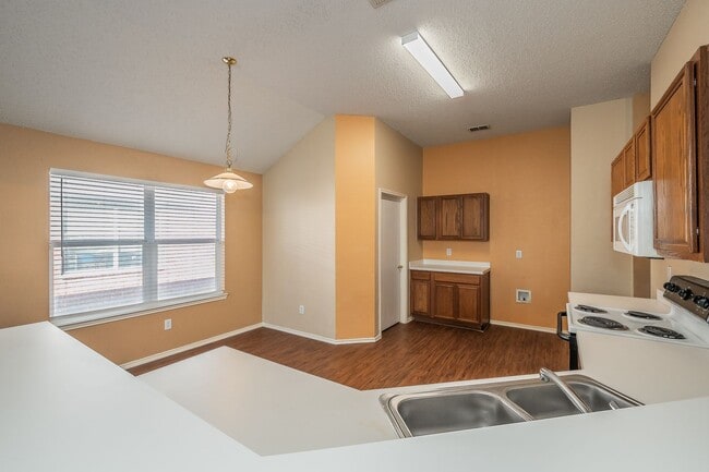 Building Photo - Spacious single story in Parks of Deer Creek