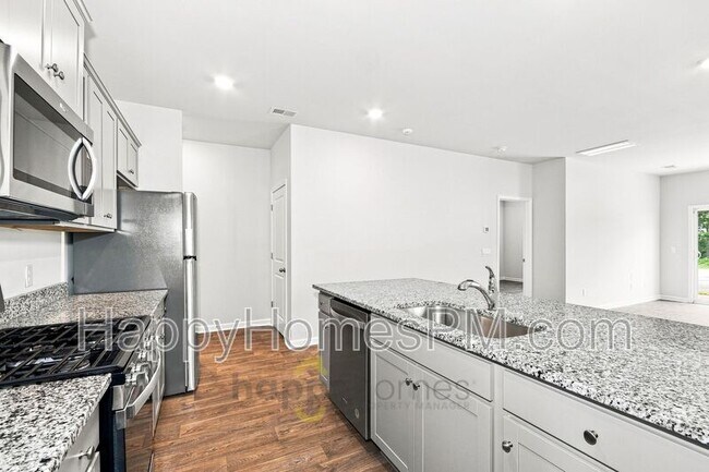 Building Photo - 644 Ladywood Dr
