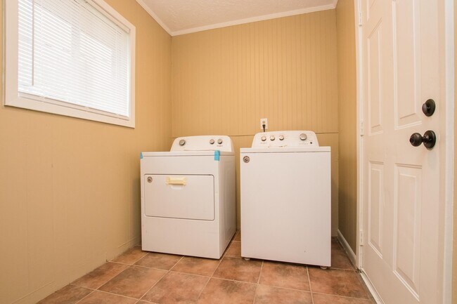 Building Photo - 4620 Prospect Rd