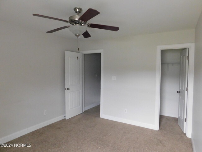 Building Photo - 108 Meadow Way