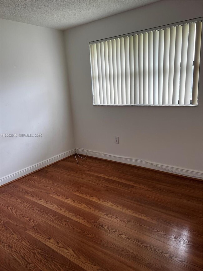 Building Photo - 9794 Nob Hill Ct
