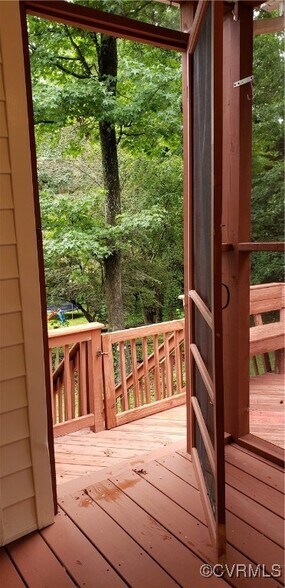 Building Photo - 7631 Kentucky Derby Dr