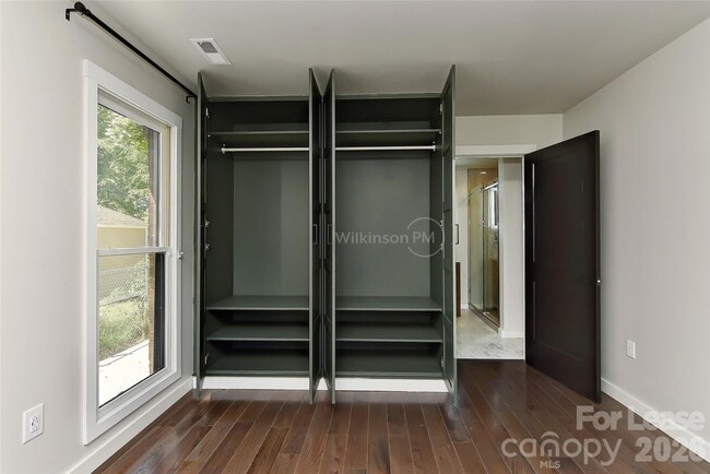 Building Photo - 2105 Highland St