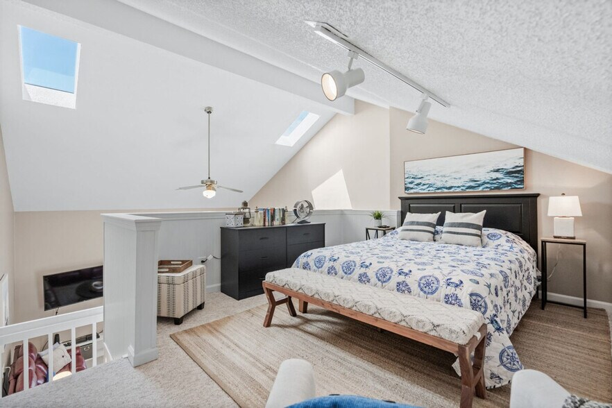 Building Photo - 1890E Auburn Ln