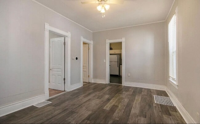 Building Photo - 811 Park St SW