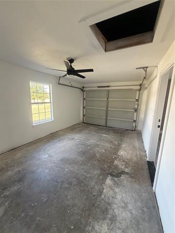 Building Photo - 6801 Lakeview Dr