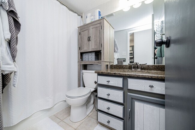 Building Photo - 3615 N Wolf Creek Dr