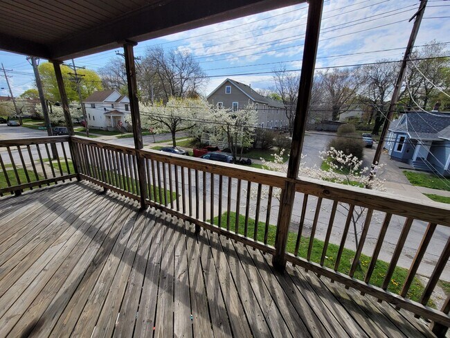 Building Photo - 306/308w2nd