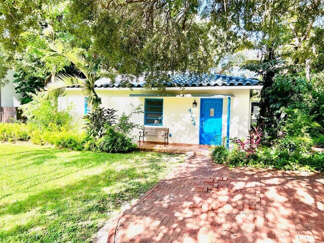 Primary Photo - 4724 SW 64th Ct