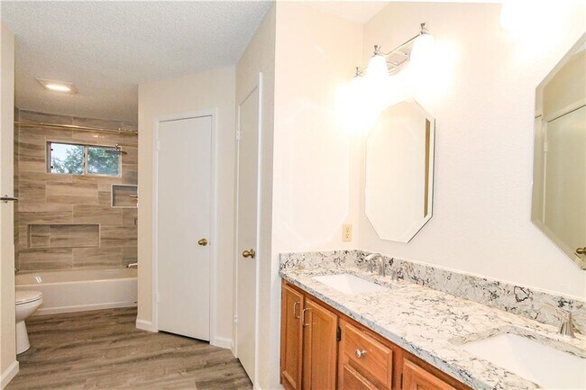 Building Photo - 900 Sweetwater River Dr
