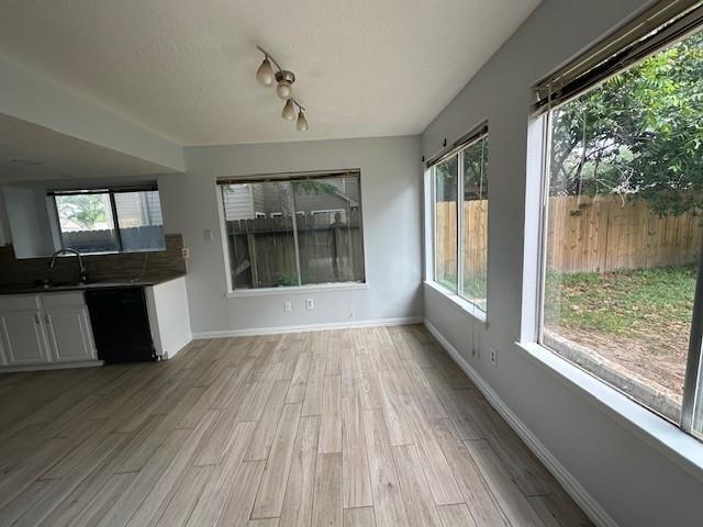Building Photo - 15818 Oak Mountain Dr