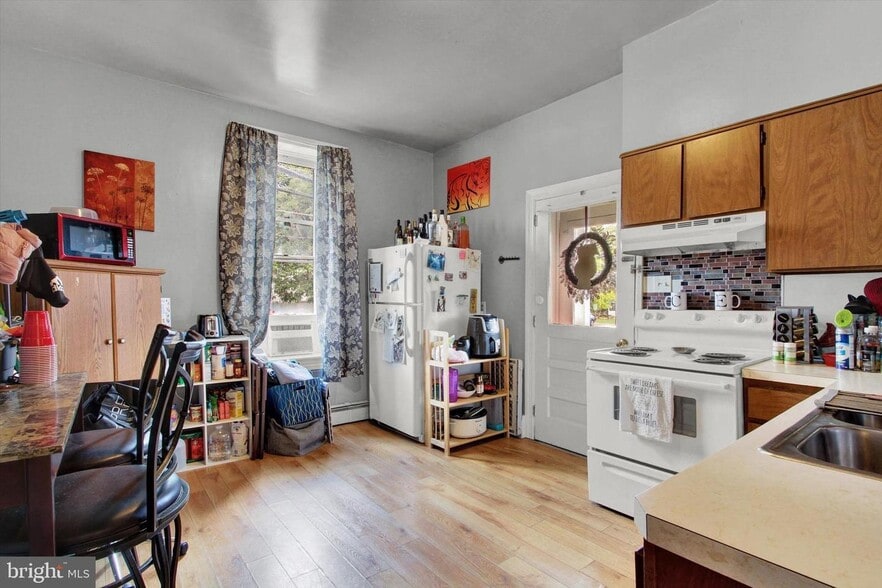 Building Photo - 163 N Washington St