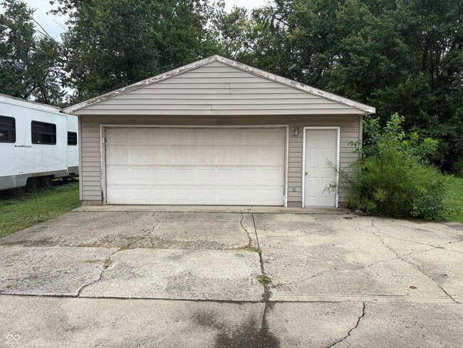 Building Photo - 5050 Hardegan St