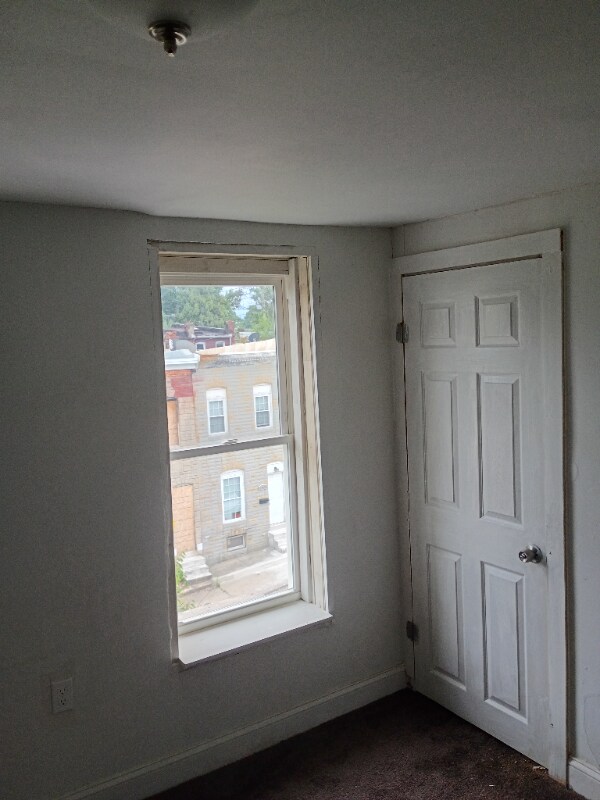 Building Photo - 2554 Hollins St