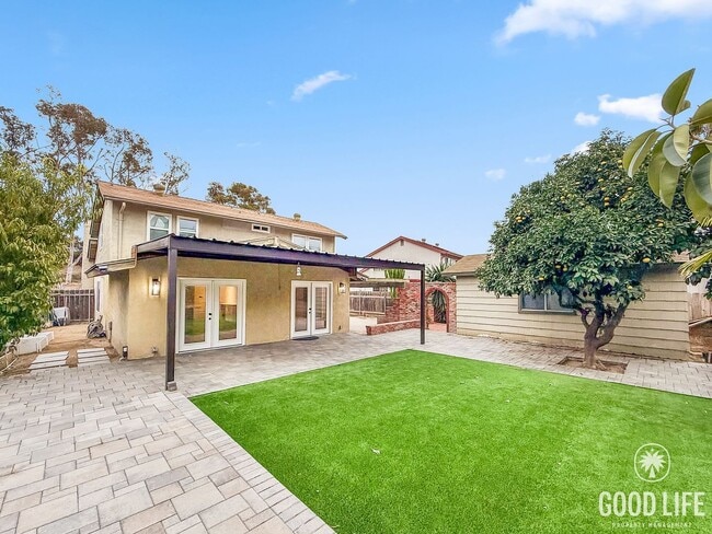 Building Photo - Updated 4B 2BA Home in Paradise Hills w/ Solar and Turf!