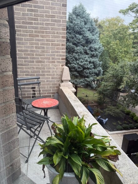 Building Photo - 1818 19th St NW